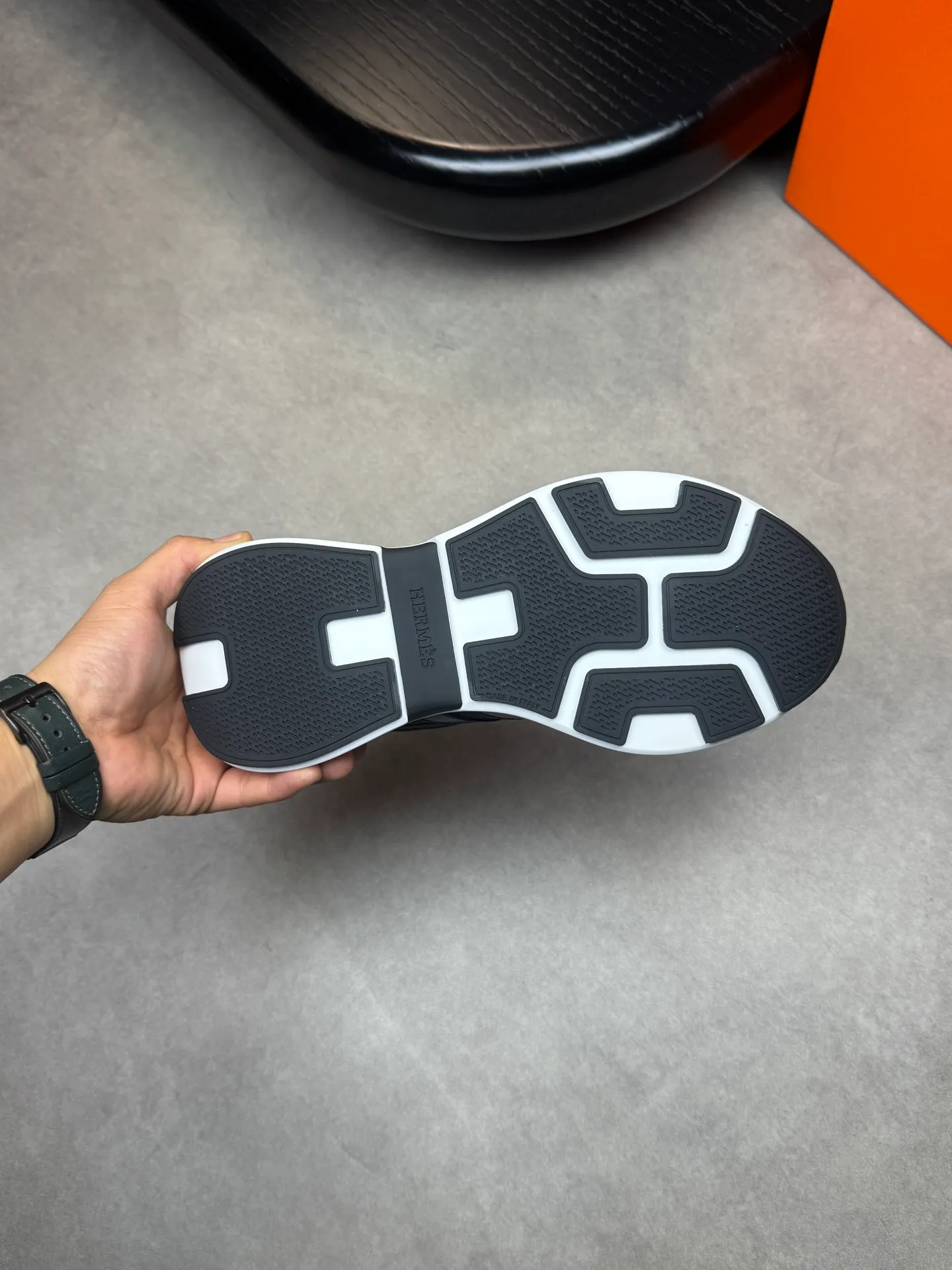 [HERMES] Hermès men's shoes 💰520💰 - high-end quality original items 🔍🔍🔍 casual sports shoes - upper: 🔝 pebbled calfskin, brand high mercerized canvas, body sewn with brand ´H´ totem, tongue brand logo cloth label - lining: water-dyed cowhide -Outsole: Ultra-light T men's shoes 💰U foam·rubber; two-color molded outsole -Ultra-high quality control·Fine workmanship: highlighted (high-end·luxury·grade) -Size: 39-44 (38, 45, can be customized)